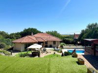 Eladó családi ház, Emődön 215 M Ft, 4 szobás