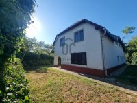 Eladó családi ház, Siófokon 129 M Ft, 10 szobás