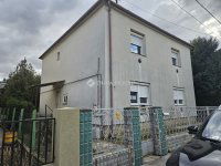 Eladó családi ház, Pécsett 85 M Ft, 7 szobás