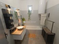 Eladó családi ház, Kecskeméten 89.9 M Ft, 5 szobás