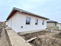 Eladó családi ház, Kiskunlacházán 84.15 M Ft, 5 szobás