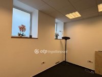 Eladó üzlethelyiség