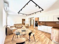 Eladó téglalakás, Pécsett 79.9 M Ft, 5 szobás