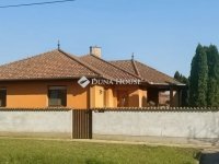 Eladó családi ház, Császártöltésen 61.9 M Ft, 4 szobás