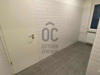 Eladó téglalakás