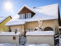 Eladó családi ház, Ajkán 135.6 M Ft, 6 szobás