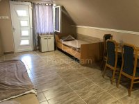 Eladó családi ház, Komáromban 169.99 M Ft, 12 szobás