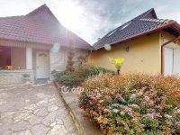 Eladó családi ház, Halmajon 102.025 M Ft, 6 szobás