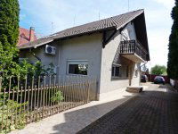 Eladó családi ház, Szegeden 250 M Ft, 7 szobás