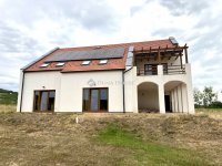 Eladó családi ház, Pécselyen 299 M Ft, 6 szobás