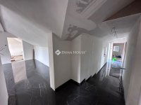 Eladó téglalakás, Hódmezővásárhelyen 60 M Ft, 4+1 szobás