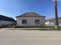 Eladó családi ház, Tarjánon 56.5 M Ft, 3 szobás