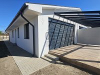 Eladó ikerház, Debrecenben 135 M Ft, 4 szobás