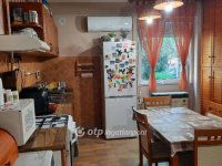 Eladó téglalakás, Pécsett 62.9 M Ft, 3 szobás