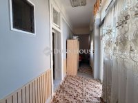 Eladó családi ház, Vecsésen 159.99 M Ft, 9 szobás