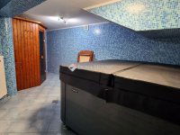 Eladó családi ház, Komlón 158 M Ft, 9 szobás