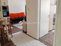 Eladó téglalakás, Szegeden 96 M Ft, 2+2 szobás