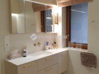 Eladó családi ház, Kecskeméten 379 M Ft, 10 szobás