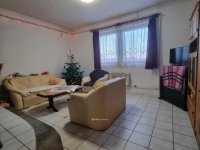 Eladó családi ház, Pápán 48.99 M Ft, 5 szobás