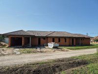 Eladó ikerház, Kistokajon 100 M Ft, 3 szobás