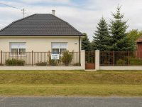 Eladó családi ház