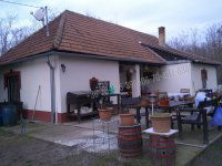 Eladó családi ház, Mikebudán 45.9 M Ft, 7 szobás