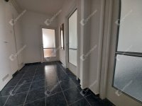 Eladó panellakás, Debrecenben 69.9 M Ft, 3 szobás