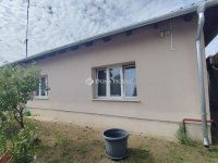 Eladó családi ház, Vecsésen 67 M Ft, 3 szobás