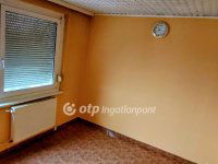 Eladó panellakás