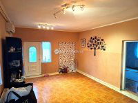 Eladó családi ház, Ászáron 59.5 M Ft, 8 szobás