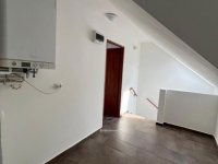 Eladó családi ház, III. kerületben 139.9 M Ft, 6 szobás