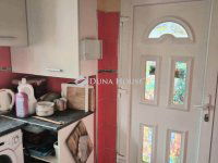 Eladó családi ház, Szegeden 57.9 M Ft, 2 szobás