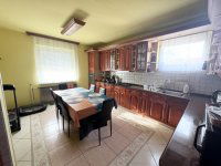 Eladó családi ház, Vecsésen 159 M Ft, 5 szobás