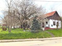 Eladó családi ház, Lullán 130 M Ft, 15 szobás