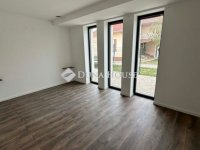 Eladó családi ház, Vecsésen 219.9 M Ft, 5 szobás