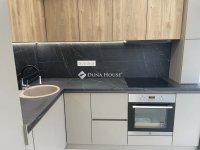 Eladó panellakás, Pécsett 59.9 M Ft, 3 szobás