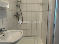 Eladó családi ház, Vecsésen 145 M Ft, 9 szobás