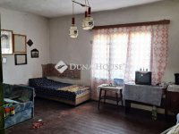 Eladó családi ház, Tetétlenen 5.7 M Ft, 2 szobás