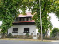 Eladó családi ház, Keszthelyen 105 M Ft, 10 szobás