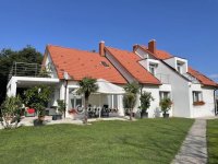 Eladó családi ház, Balatonbogláron 399 M Ft, 12 szobás