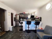 Eladó családi ház, Vecsésen 73.5 M Ft, 7 szobás