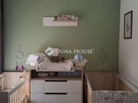 Eladó téglalakás, Pécsett 69 M Ft, 2+1 szobás