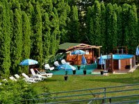 Eladó hotel, Abádszalókban, Őszike utcában 130 M Ft, 13 szobás