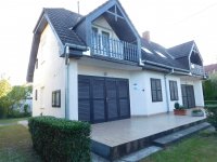 Eladó nyaraló, Szántódon 199 M Ft, 8+4 szobás
