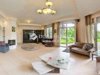 Eladó családi ház, II. kerületben 429.9 M Ft, 6 szobás