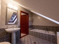 Kiadó családi ház, albérlet, Pécsett 480 E Ft / hó, 5 szobás
