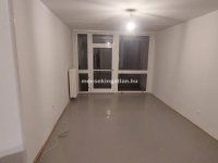Kiadó panellakás, albérlet, Pécsett 130 E Ft / hó, 2 szobás