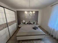 Eladó családi ház, Komlón 109 M Ft, 6 szobás