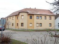 Eladó családi ház, Szegeden 400 M Ft, 8 szobás