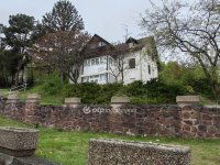 Eladó nyaraló, Balatonalmádiban 240 M Ft, 10 szobás